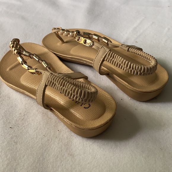 Ladies shoes - Picture 3 of 3